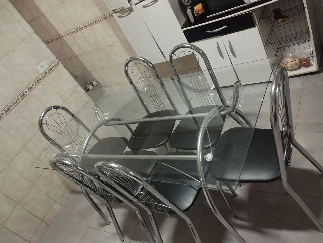 Mesa de vidro com 6 cadeiras  - Foto 2