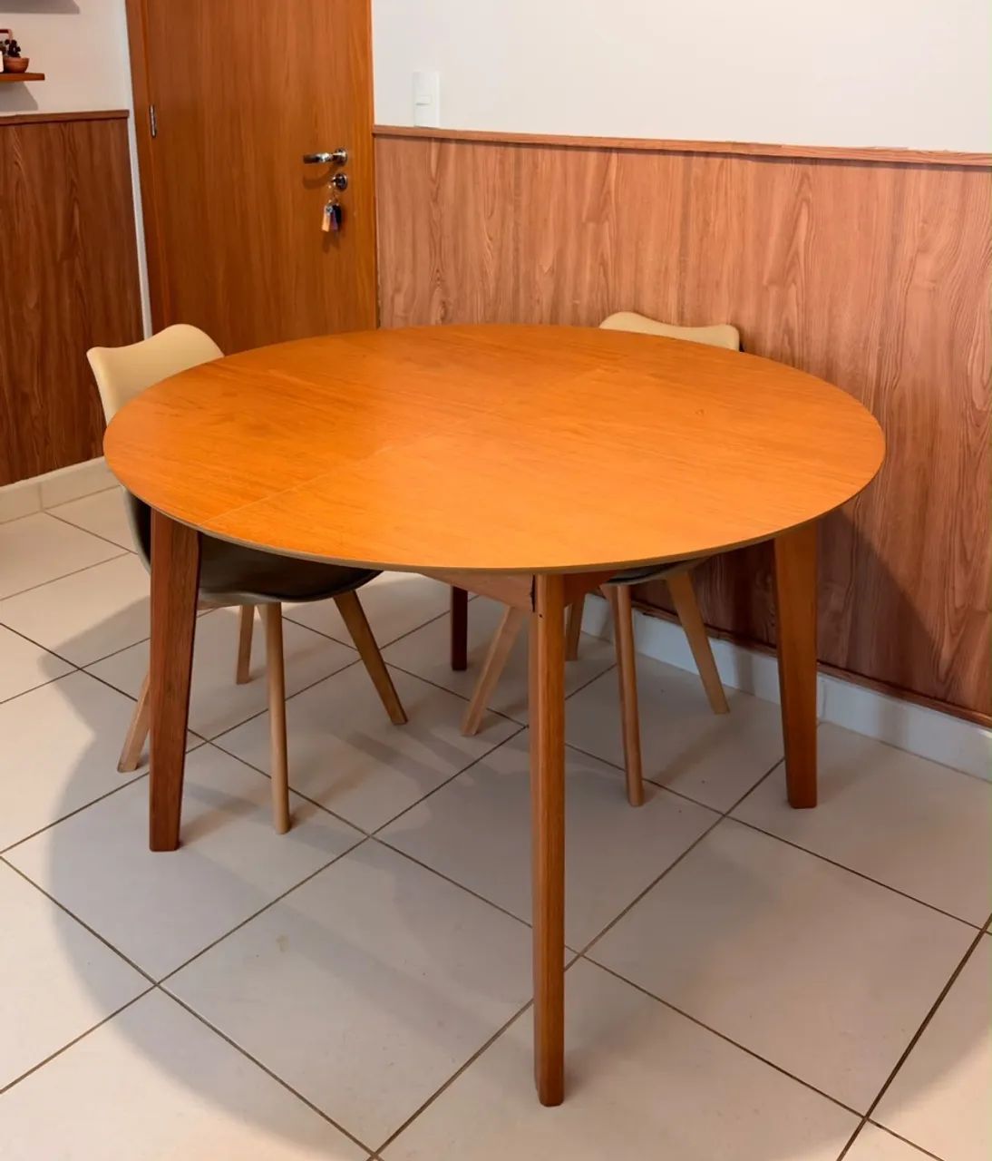 Mesa retrátil.