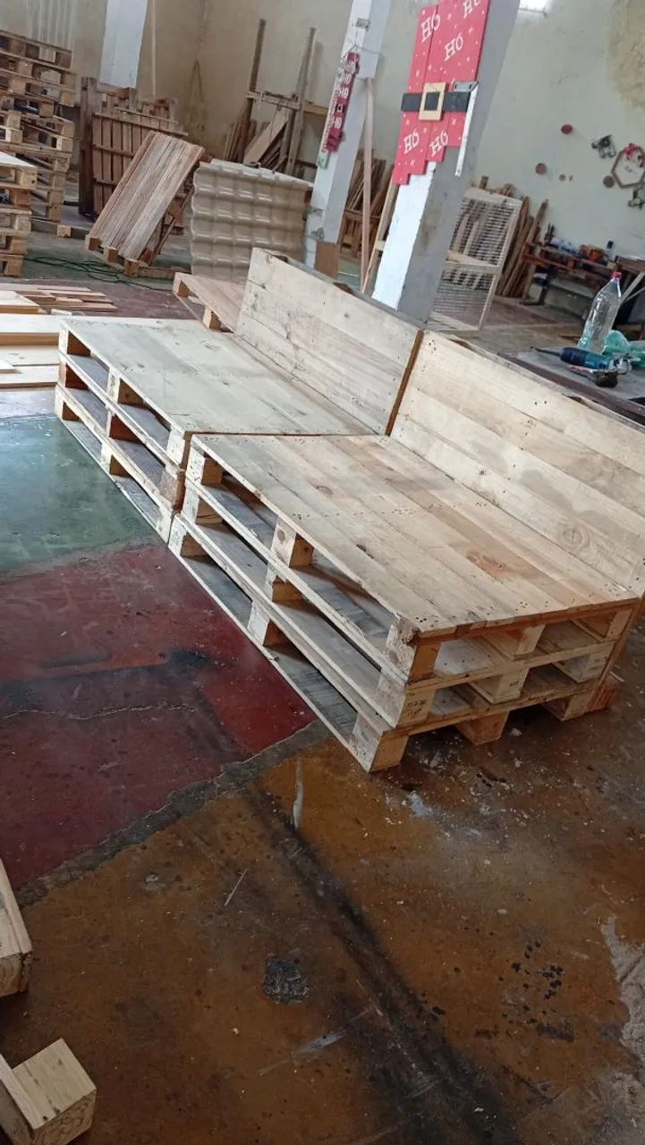 Sofá de palete sob medida paletes a pronta entrega de pinus - Foto 2