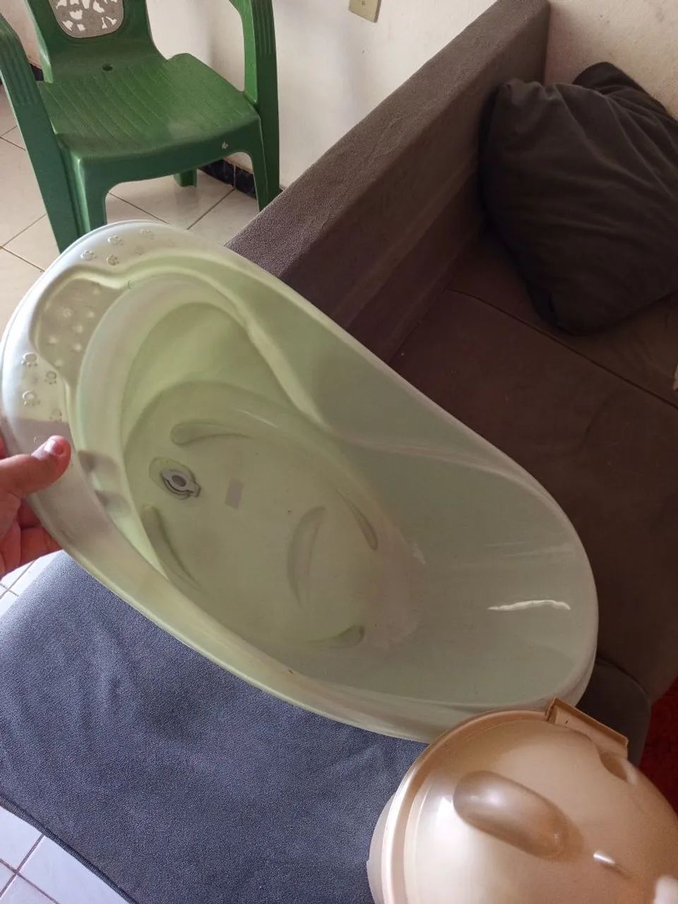 Banheira e lixeirinha