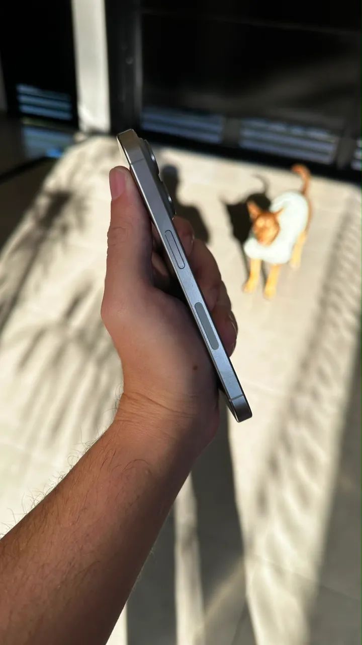 iPhone 15 PRO Titanium Natural - Foto 4