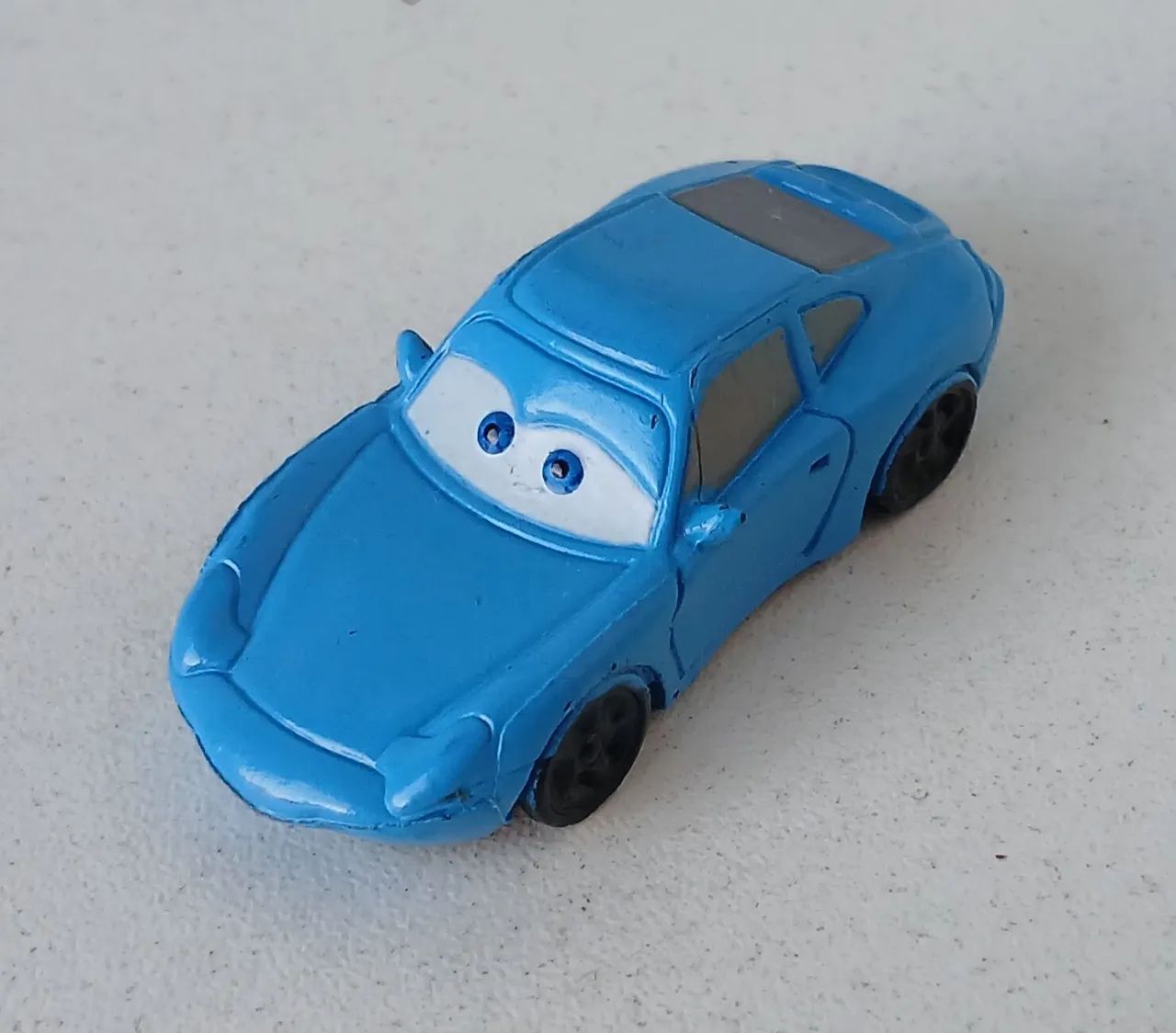 BONECO MINIATURA CARROS ORIGINAL SALLY DISNEY PIXAR