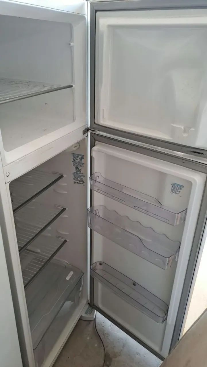 Geladeira Electrolux- Com Garantia - Foto 3