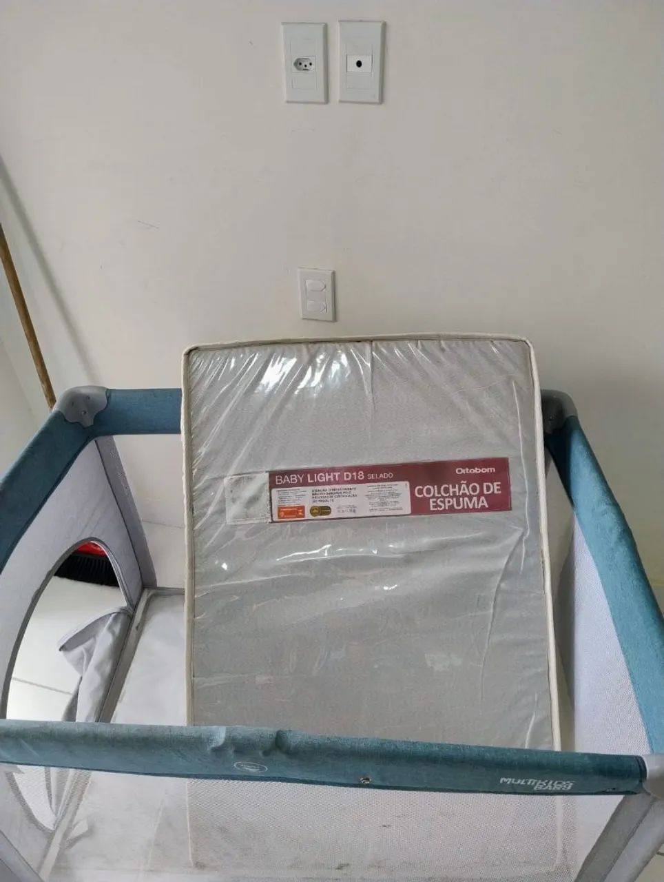 Berço cercado portátil novíssimo.
