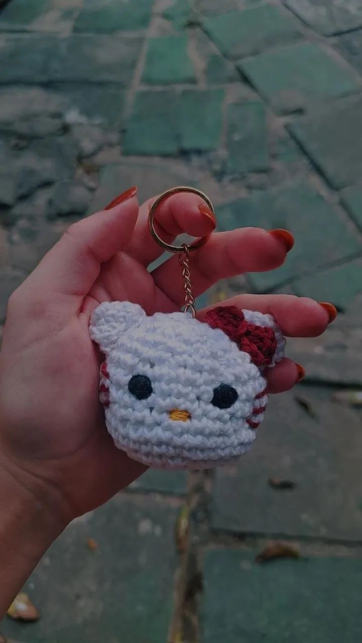 Chaveiro da Hello Kitty em Crochê - Foto 2