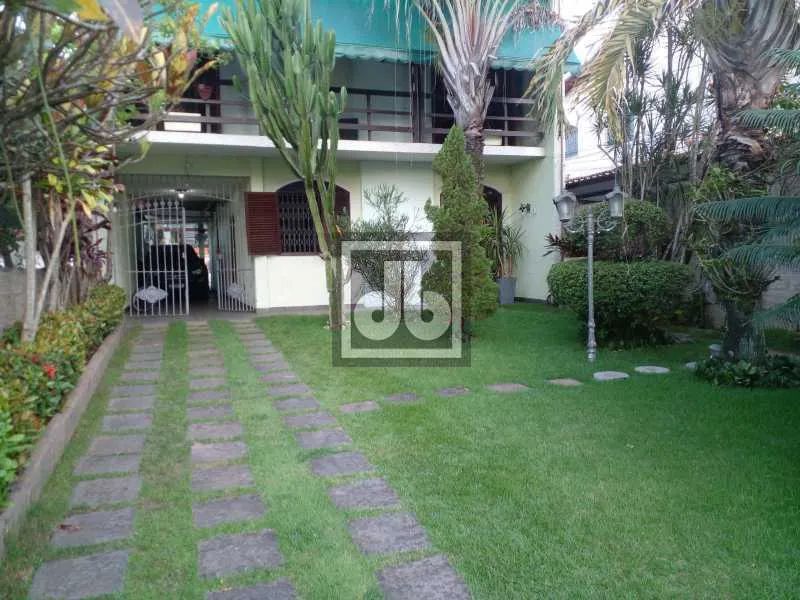 Casa de rua - / Residencial / Fonseca