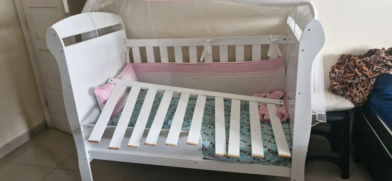 Berço que vira cama com colchão  - Foto 3