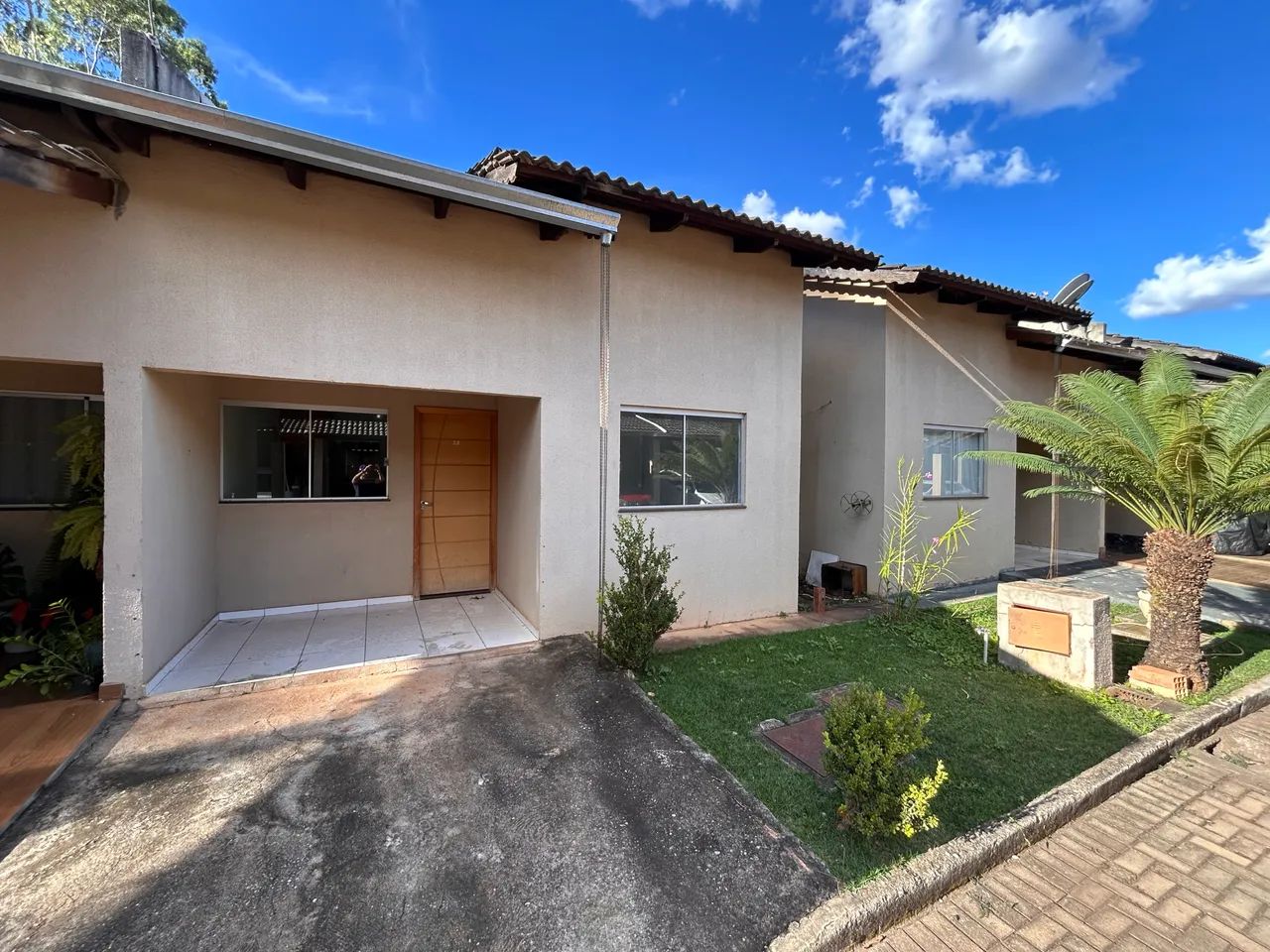 VENDO ÁGIO CASA EM CONDOMÍNIO 