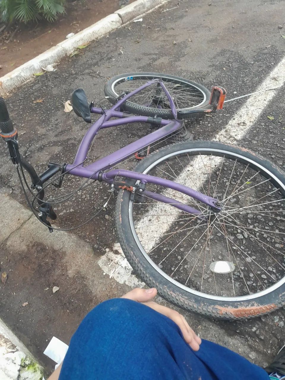 Bicicleta aro 26 semi nova  - Foto 2