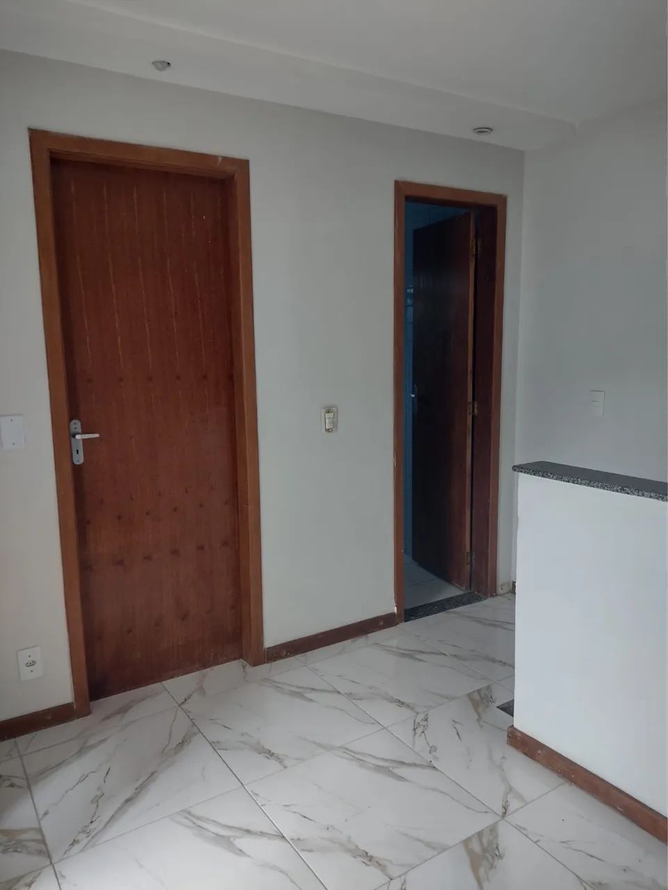 Casa Duplex no Centro com 2 Quartos - Foto 2
