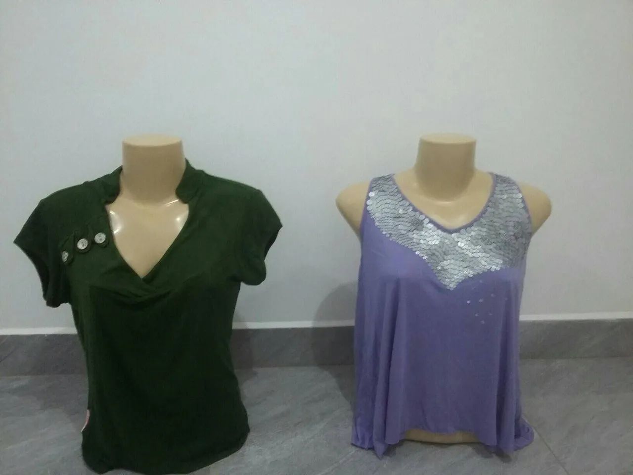 Lote de roupas e calçados pra bazar