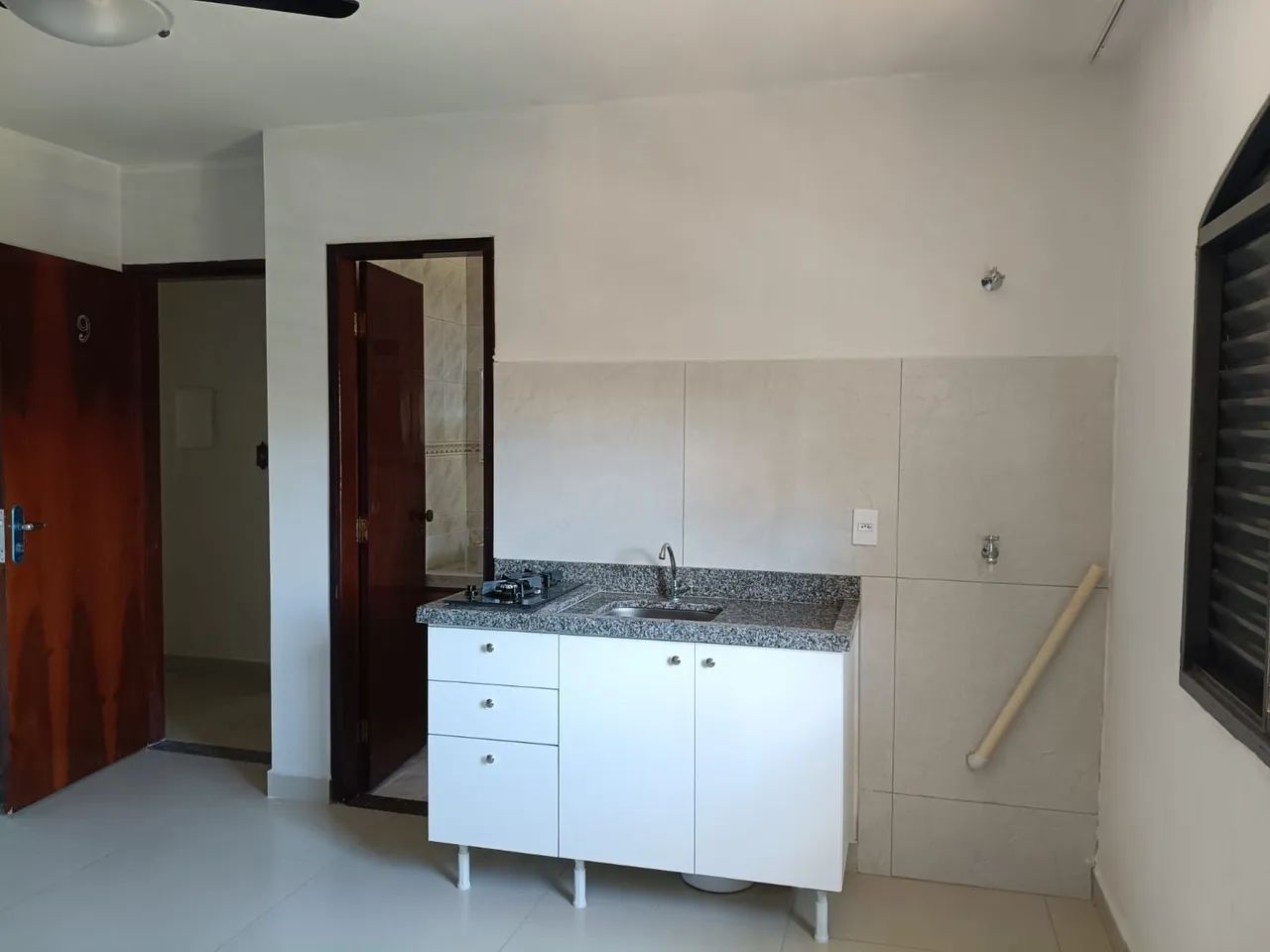 Alugo Kitnets - Av. Alex. Rasgulaeff  - Foto 2