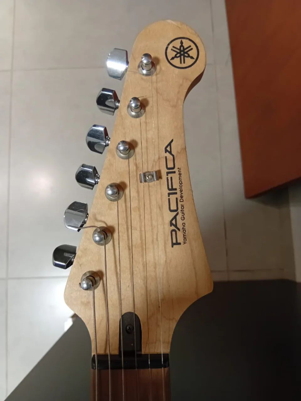 Guitarra Yamaha Pacific 012 - Foto 2