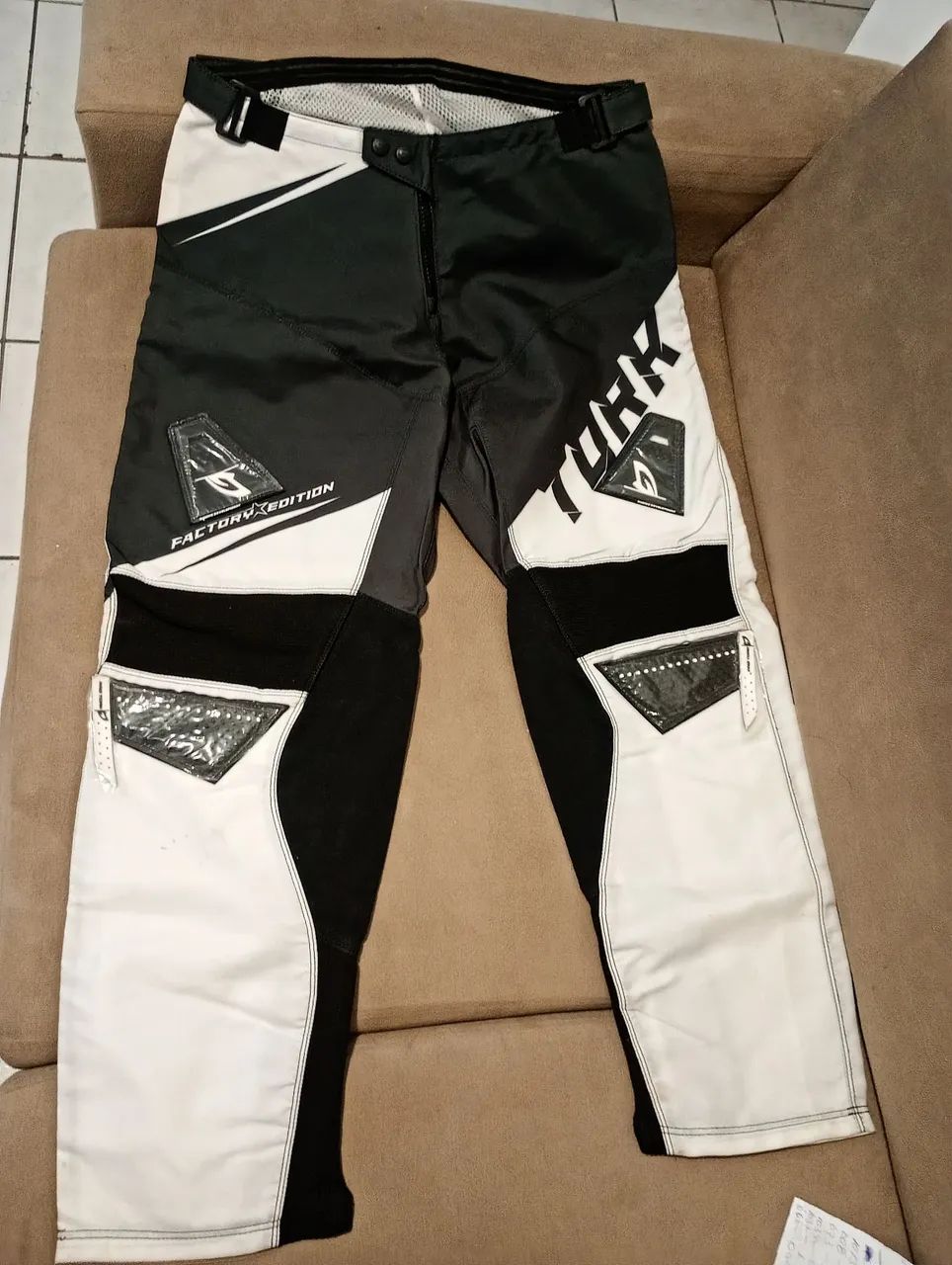 Calça pra trilha de moto  nova sem defeito  - Foto 2