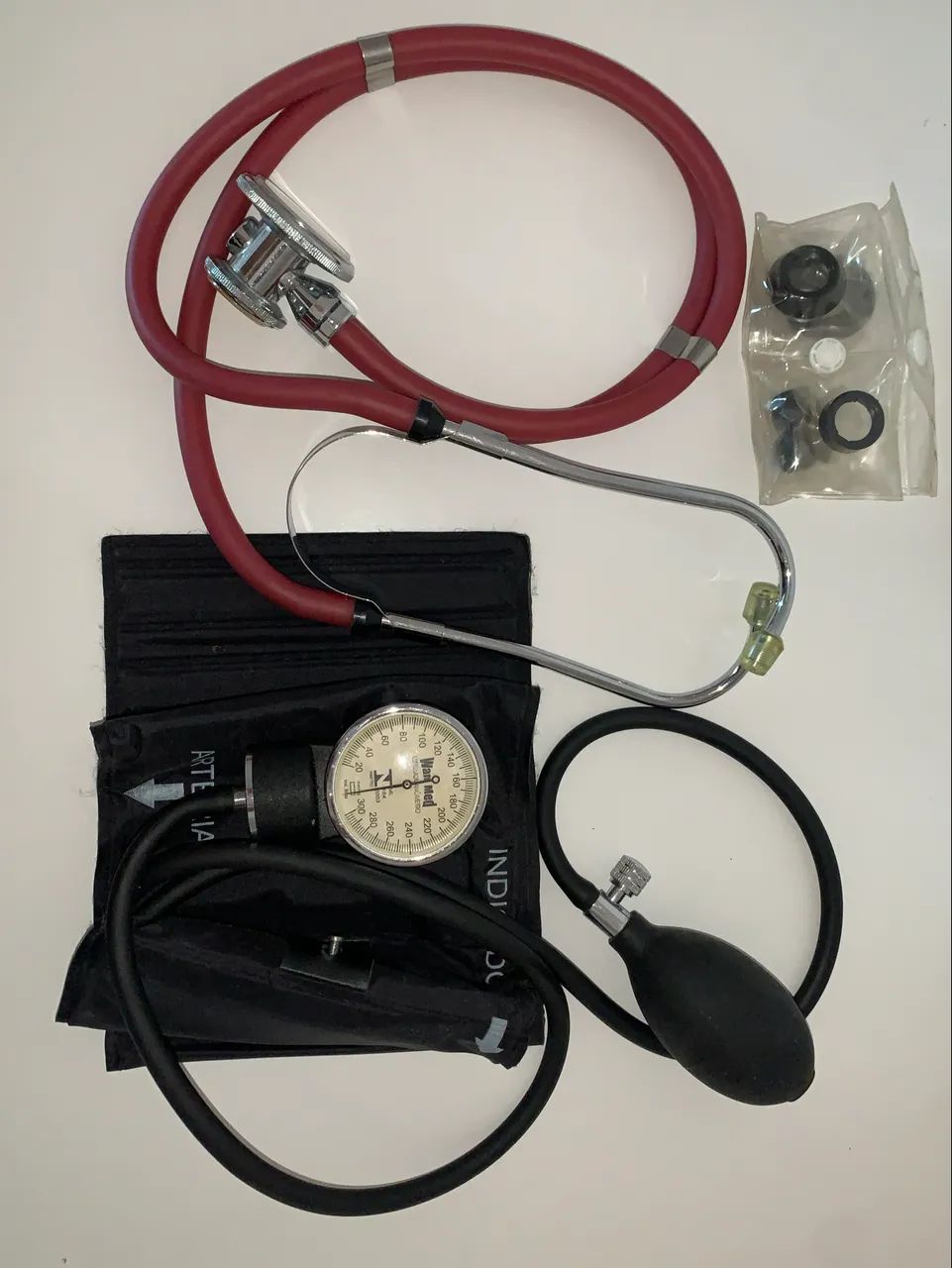 Kit Esfigmomanômetro + Estetoscópio Medidor Arterial Premium - Foto 4