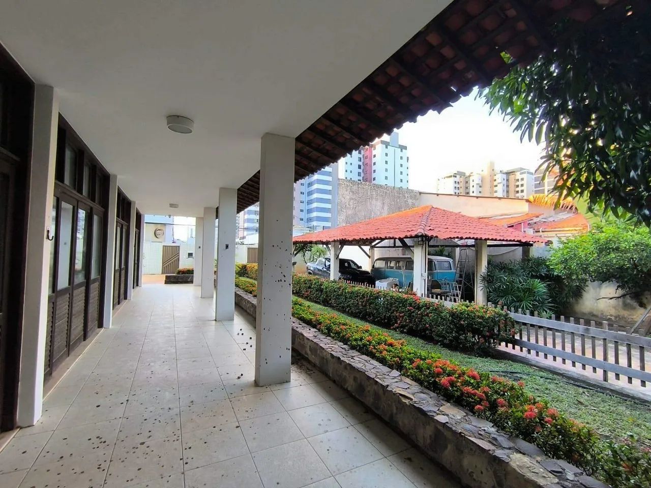 Casa Comercial à venda, 3 quartos, 1 suíte, 4 vagas, Jardins - Aracaju/SE