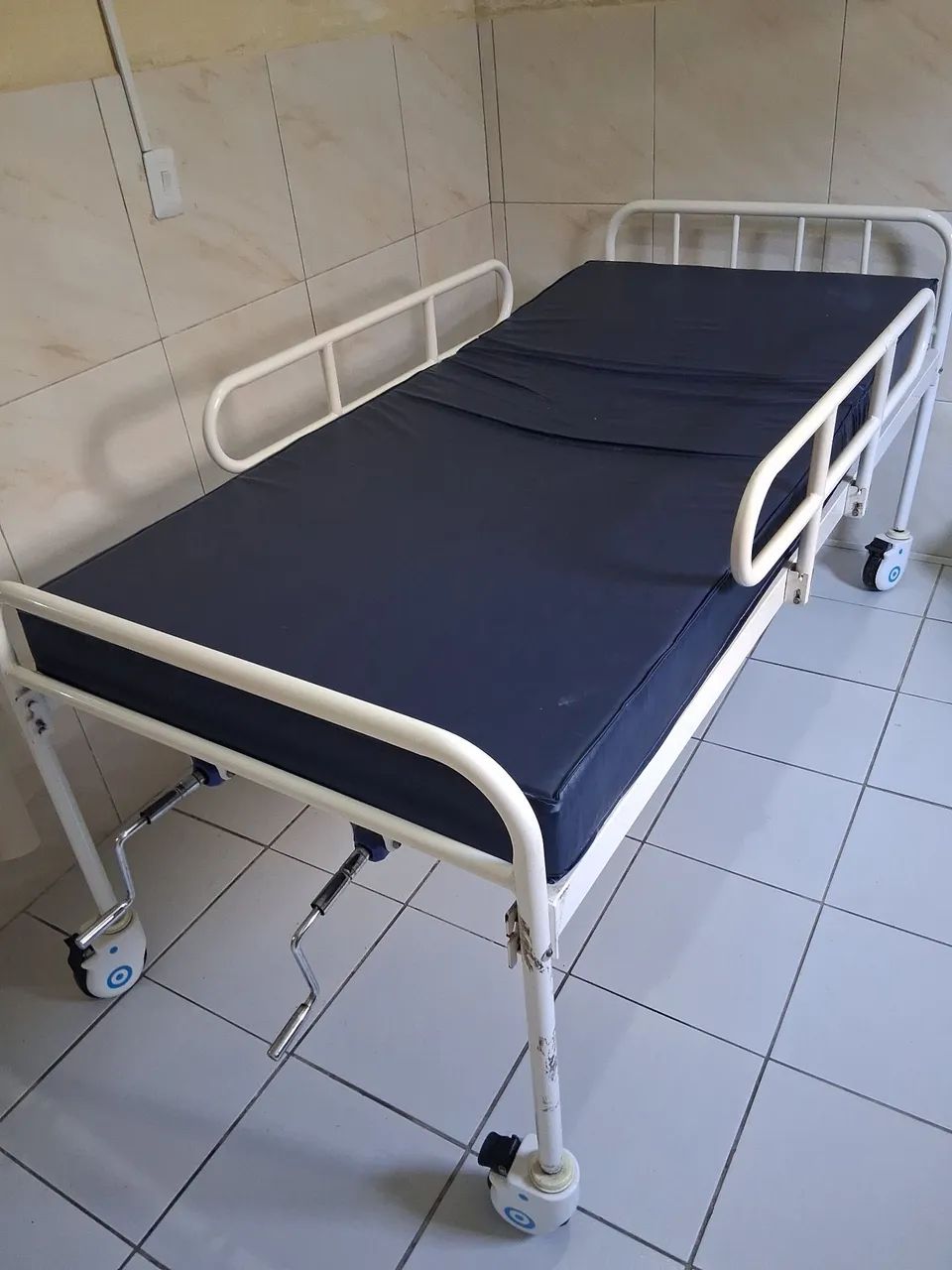 Vende-se cama hospitalar