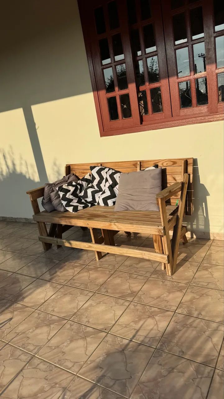 Banco que vira mesa de madeira  - Foto 3
