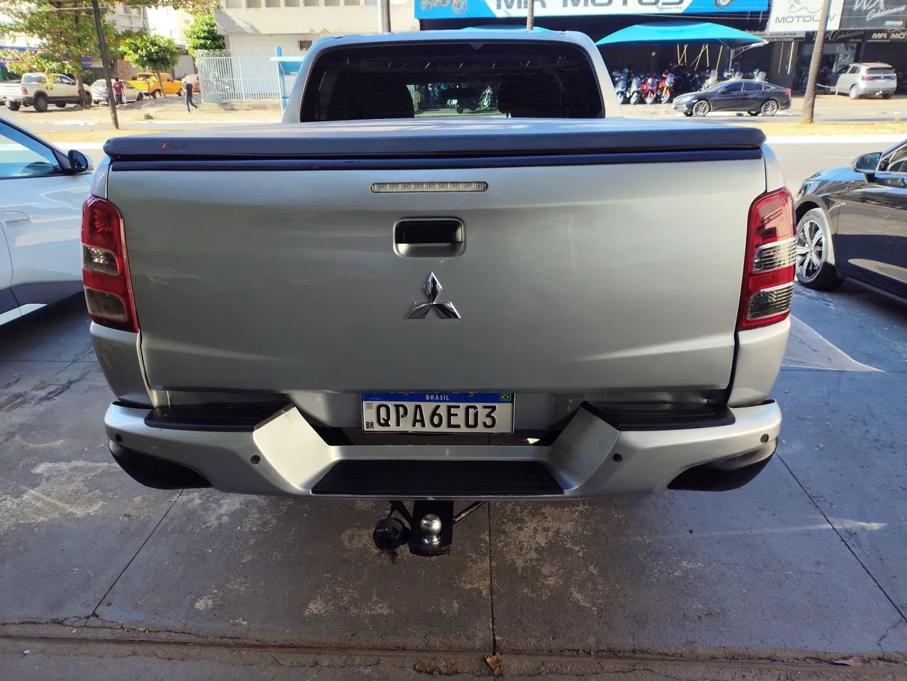 Mitsubishi L200 Triton Sport GLX 2.4 CD Diesel Mec. 2019 - Foto 5