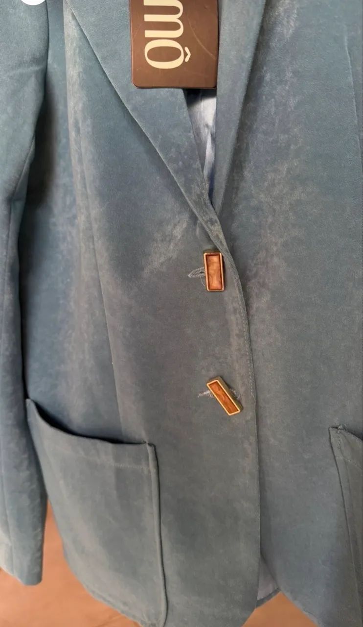 Blazer mamô azul claro acetinado novíssimo  - Foto 4