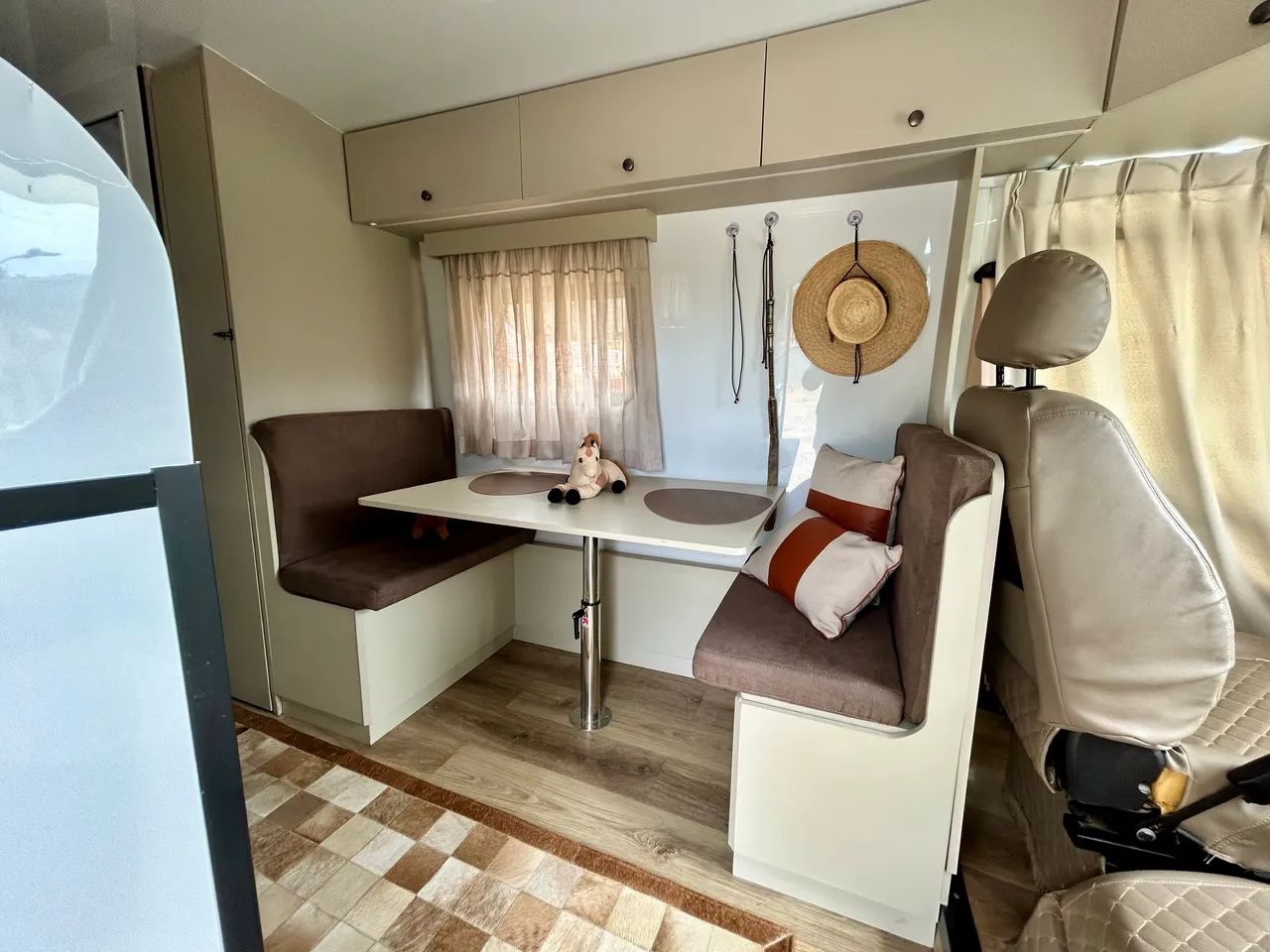 Vende-se Motorhome - Micro-ônibus 8-150 | Ano 2001 - Foto 2
