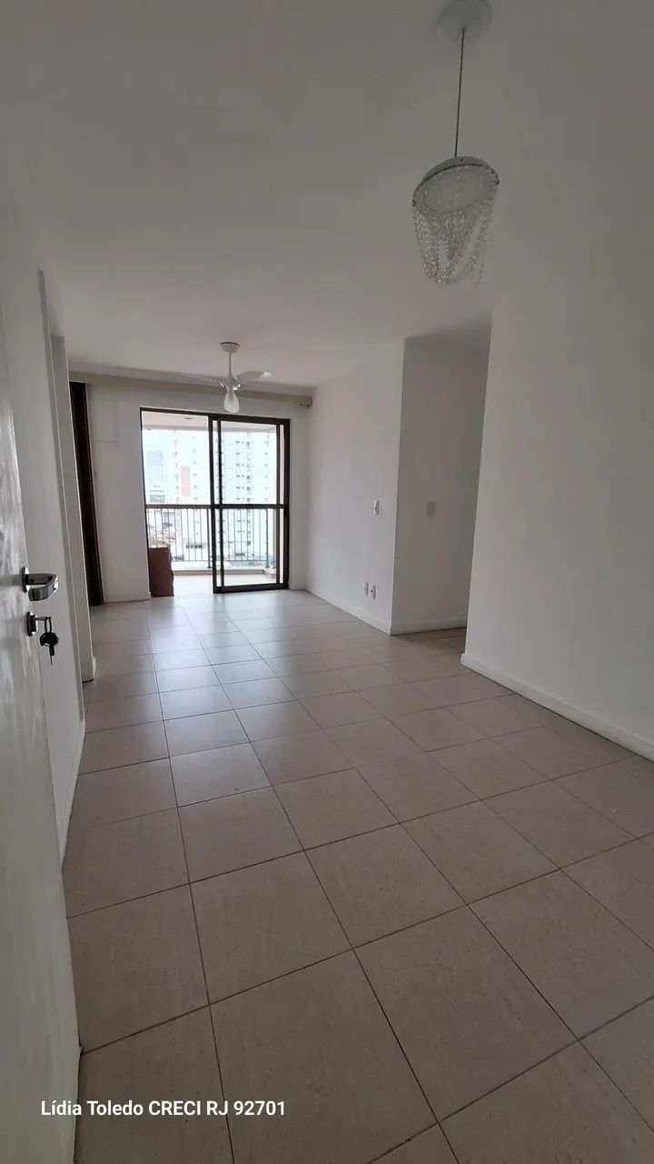 Alugo  Ed. Exclusivite apt com 2 quartos sendo 1 suite<br>