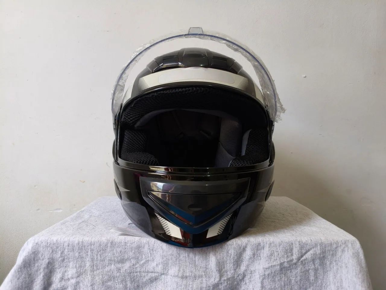 Capacete Mixs Novo, Tamanho 58 a vista  - Foto 2