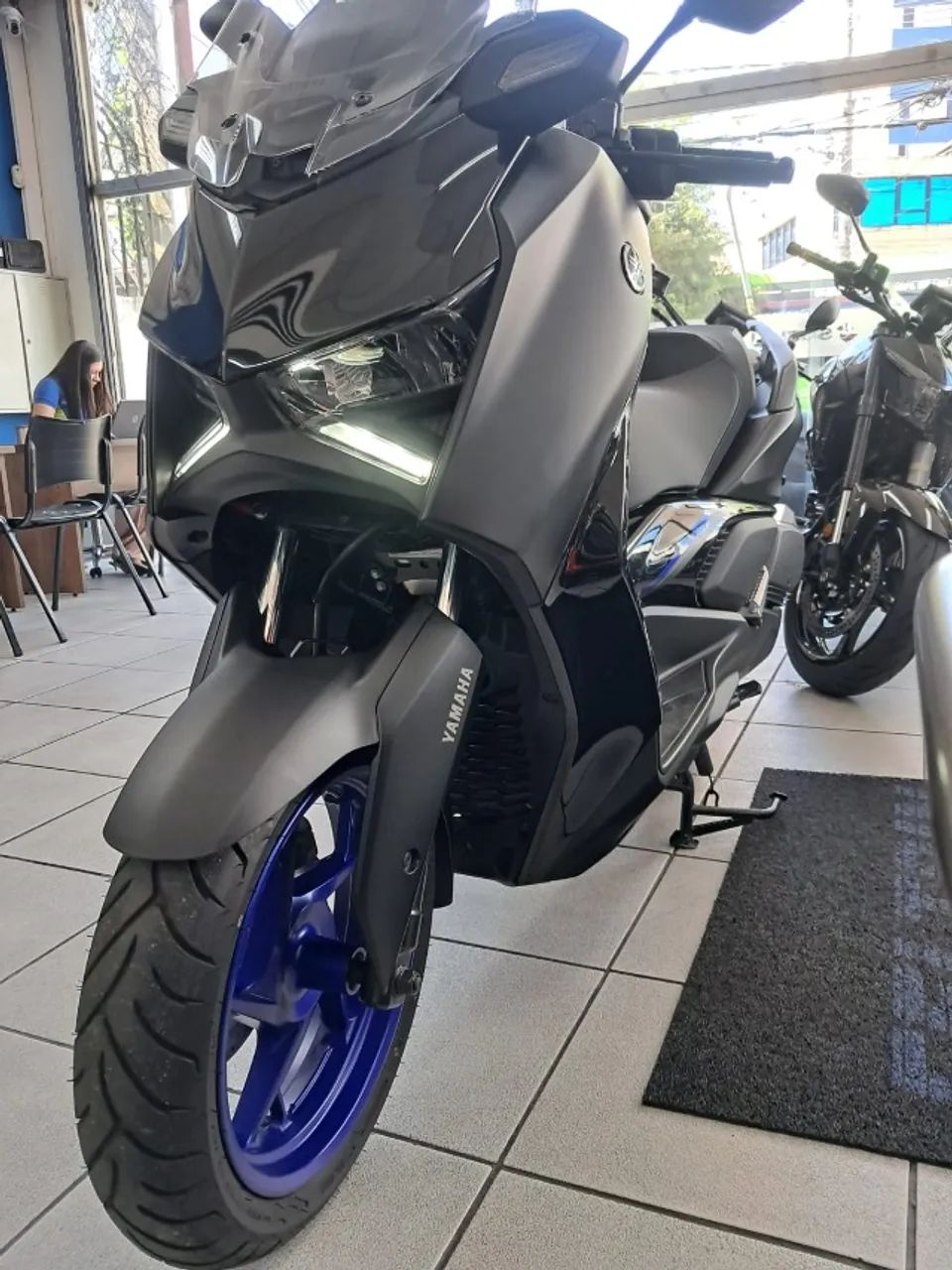YAMAHA XMAX 300 CONNECTED ABS - Foto 4