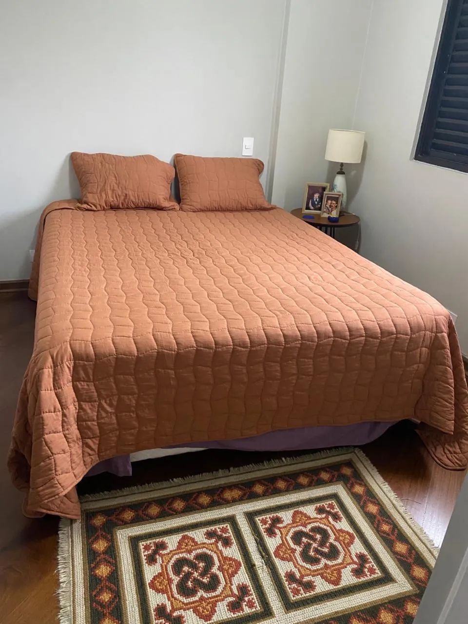 Cama Queen aconchegante - quase nova! Quarto de hóspedes.