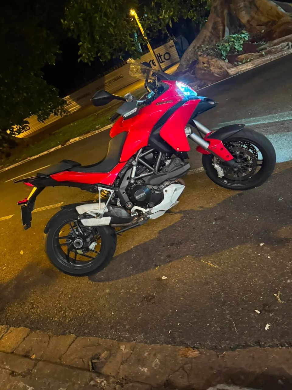     Ducati Multistrada 1200 2015 - Completa com Maletas e Acessórios