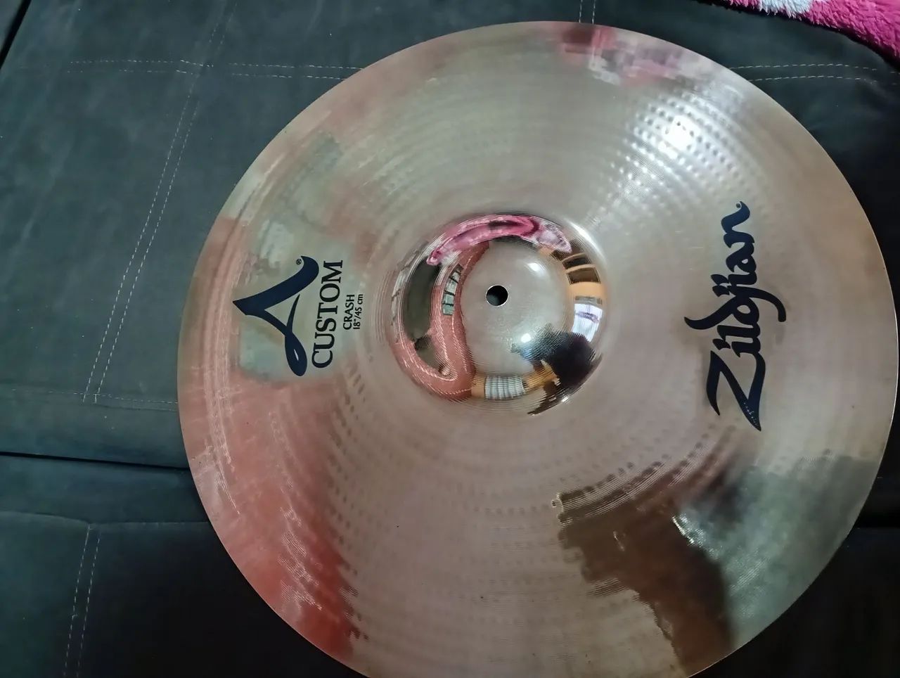 Prato zildjian a custom crash 18 polegadas semi novo - Foto 2