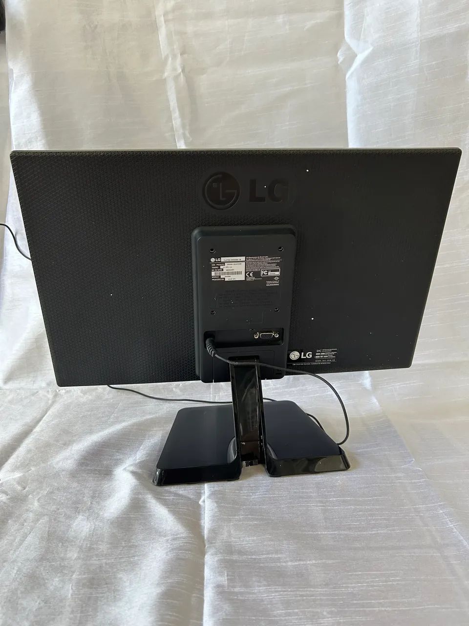 Monitor LG 20 Poleg / 60Hz - Foto 2