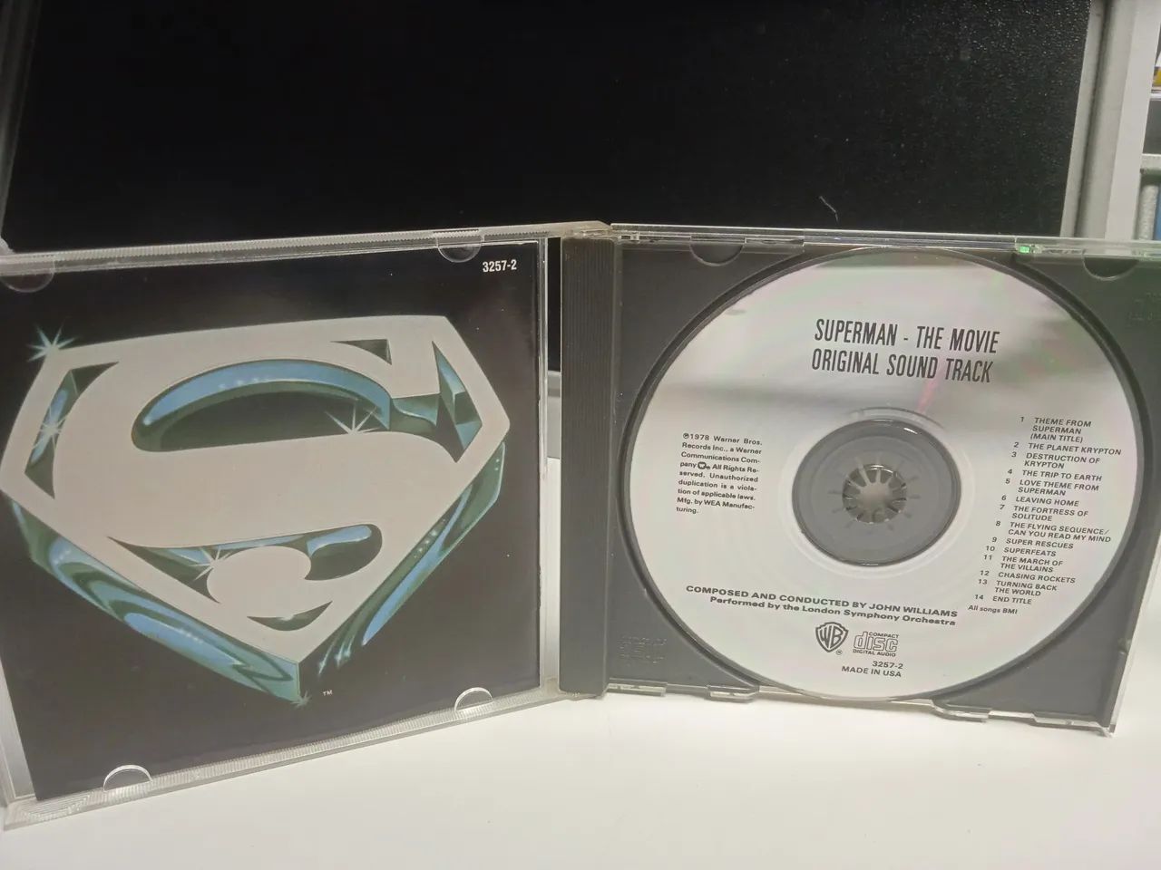 CD da trilha sonora original do filme Superman (1978) conservado