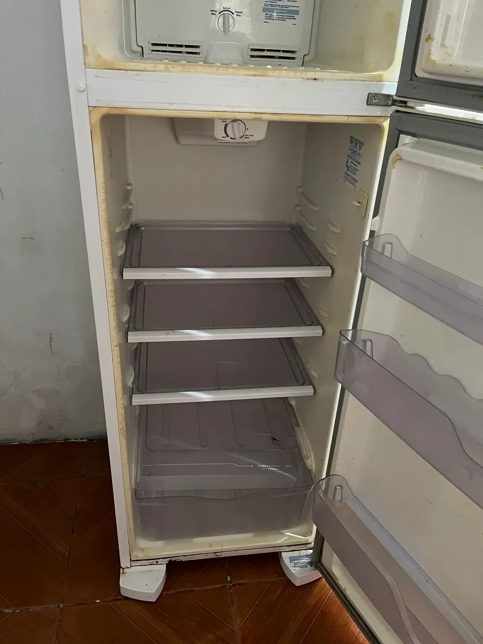 Vendo geladeira com defeito  - Foto 2