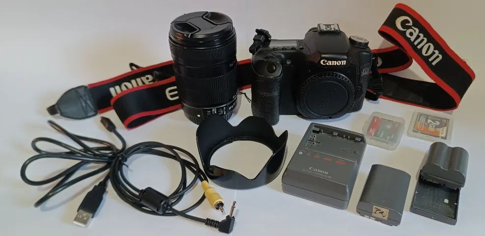 Kit Canon 50D + Lente 18-135mm IS + Kit Completo (2 Baterias e Brindes)