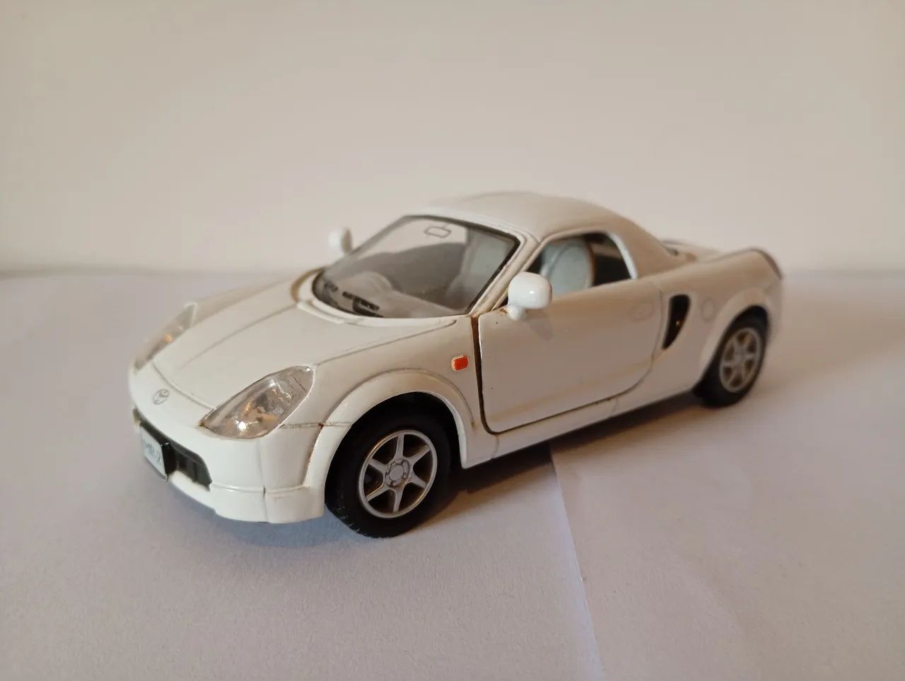 Kinsmart - Miniatura Toyota MR2