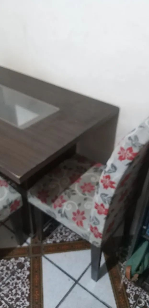 Mesa de jantar 4 cadeiras  - Foto 3