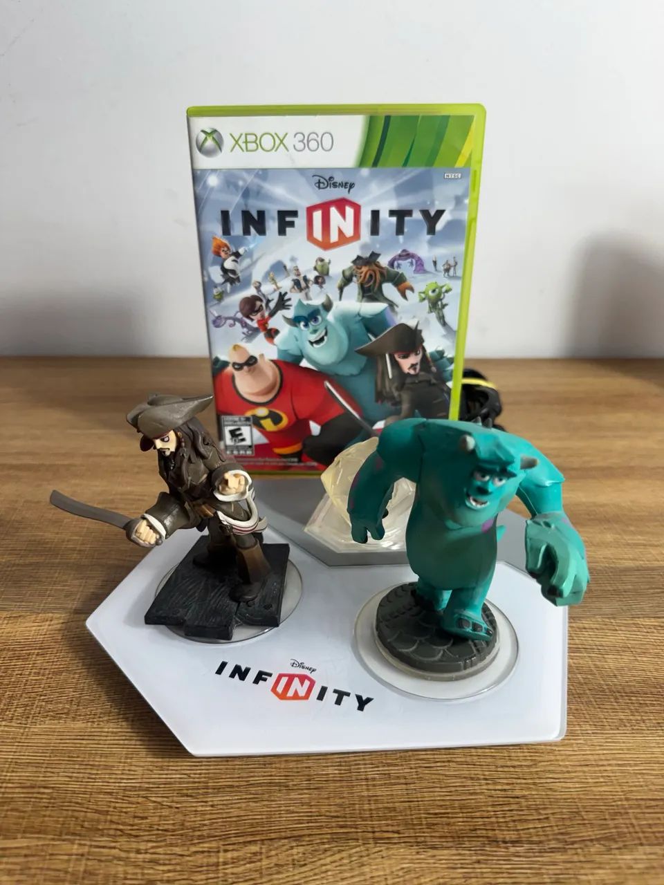 Jogo infinity Xbox 360 + skylander + base 