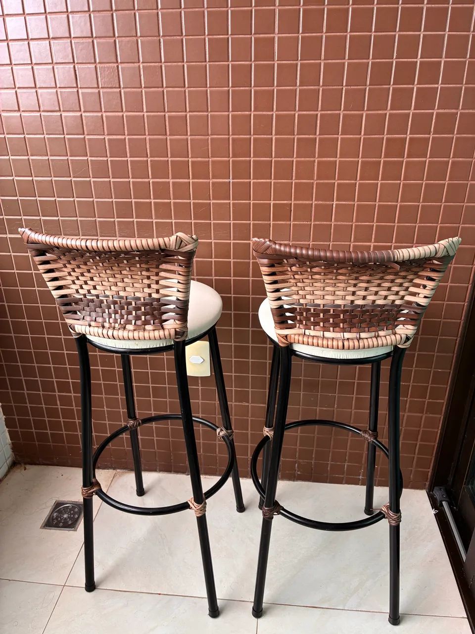 Vendo duas banquetas em perfeito estado - Foto 4