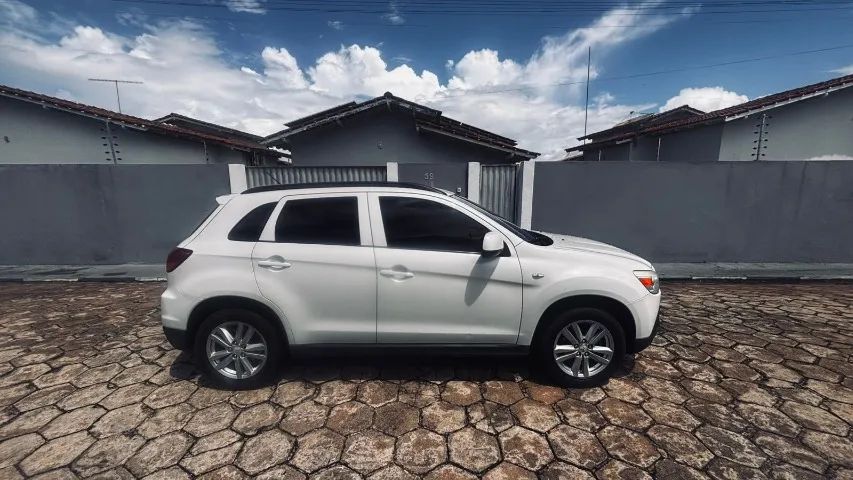Mitsubishi ASX 2.0 16V 160cv Aut. 2012