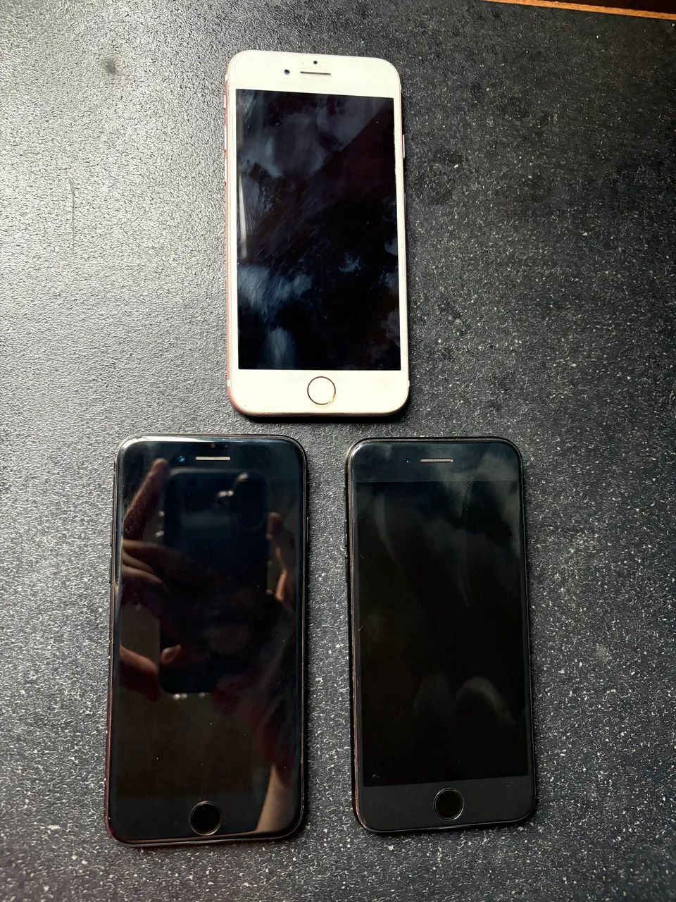 Lote com 3 iPhones 7 128GB - R$ 800 os 3