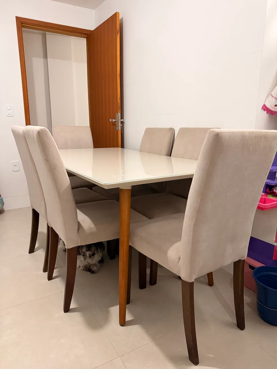 Mesa de jantar de 1,60 (com 6 cadeiras) - Foto 2
