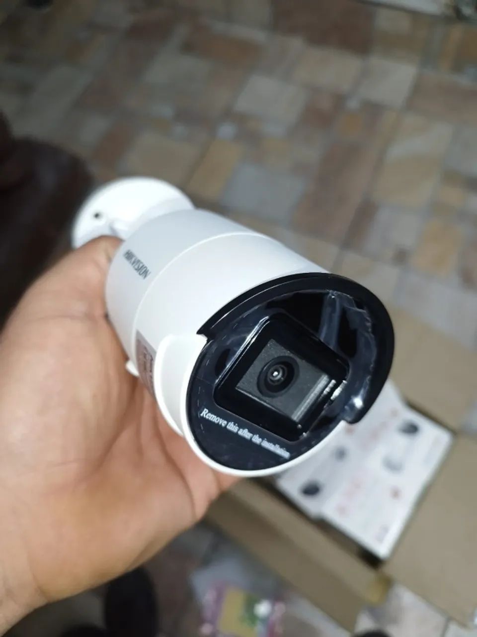 Câmera de CFTV nova - Hikvision DS-2CD2043G2-I