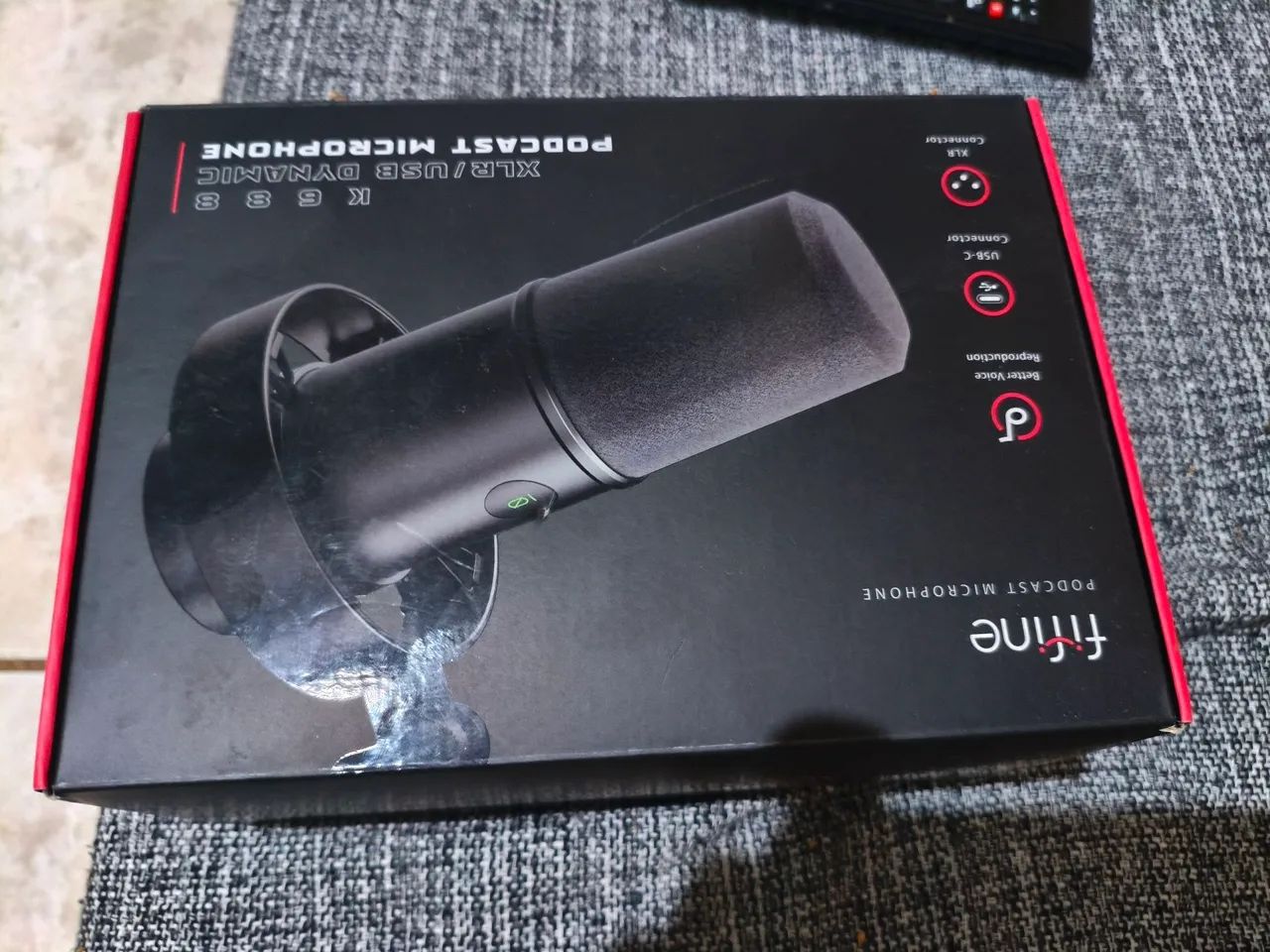 Microfone Dinâmico Fifine K688 XLR/USB para Podcast