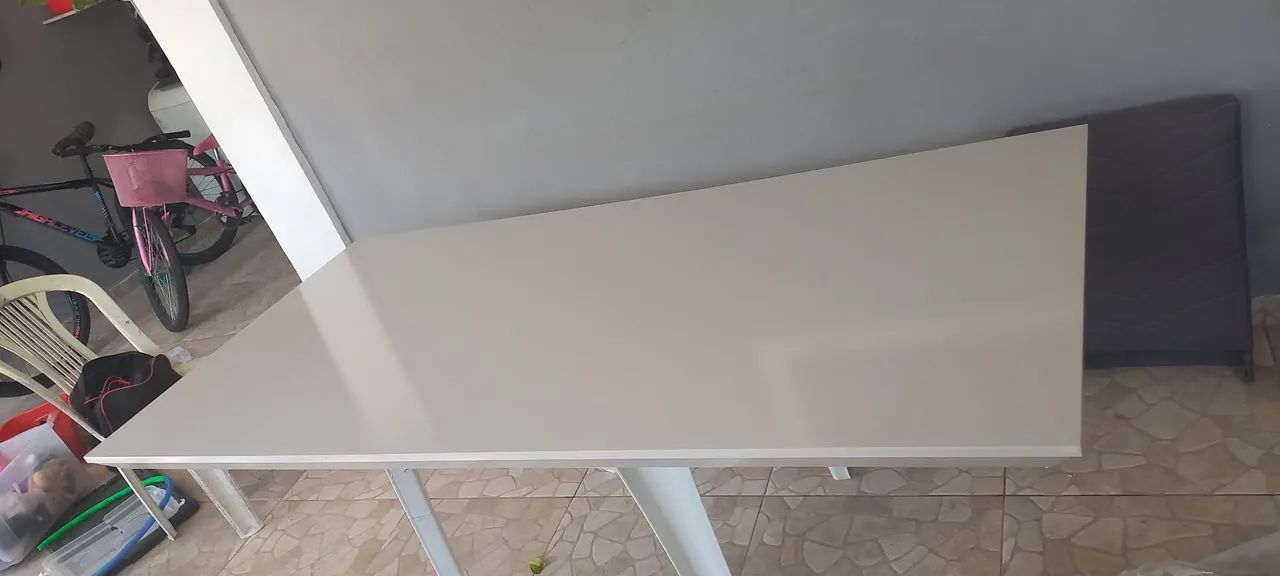 Mesa e cadeiras 