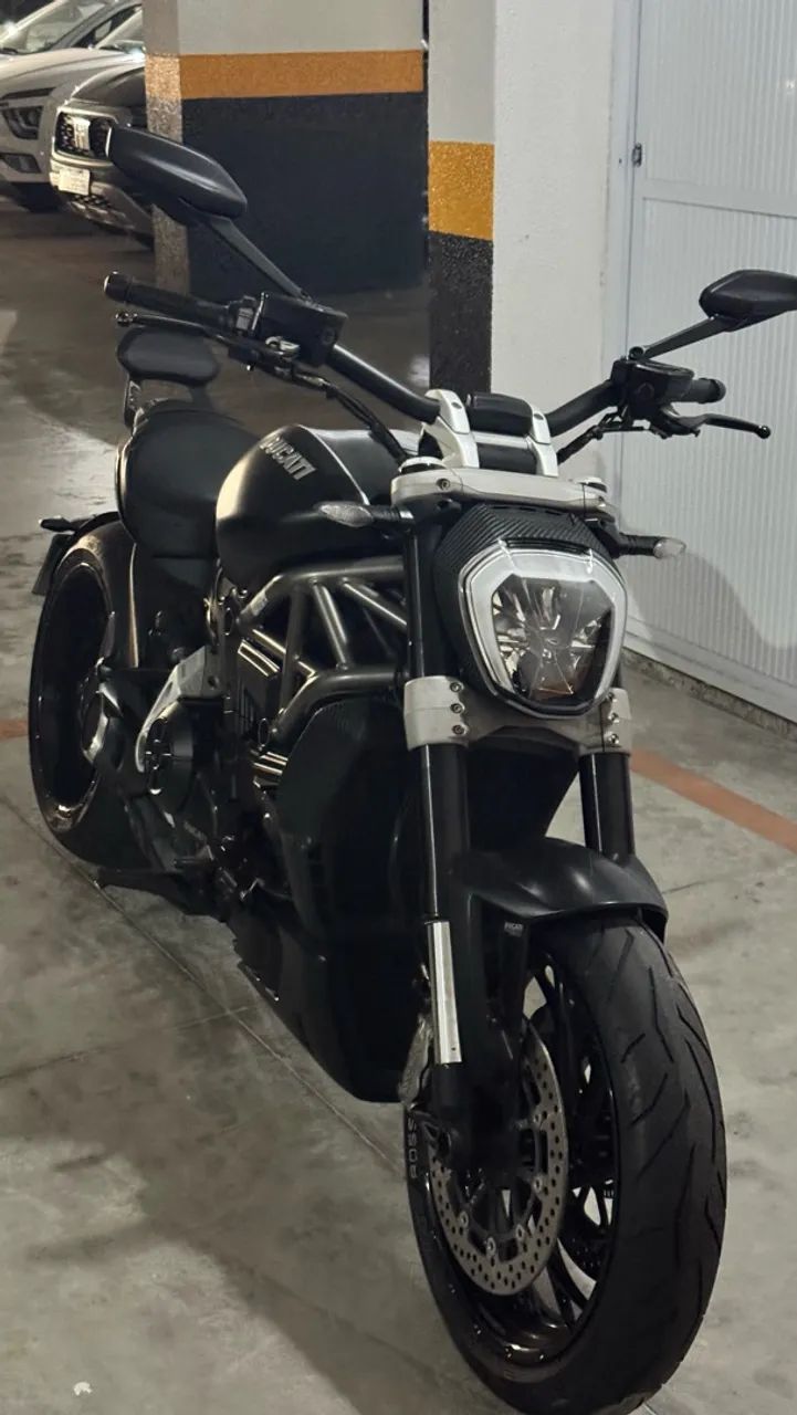 DUCATI XDIAVEL com 7.000 km 