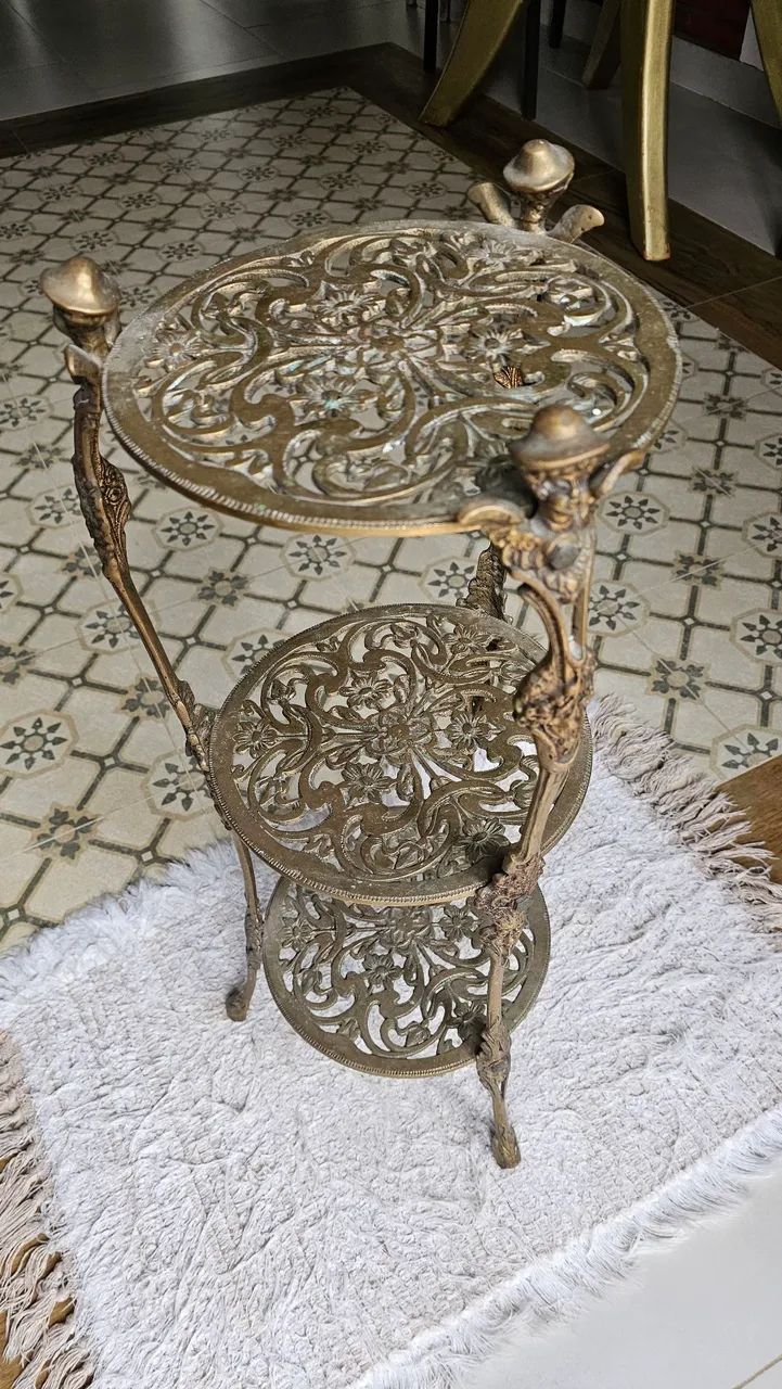 Mesinha bronze maciço  - Foto 2