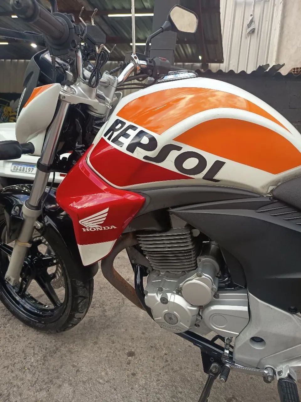 Honda CB300 - Foto 2