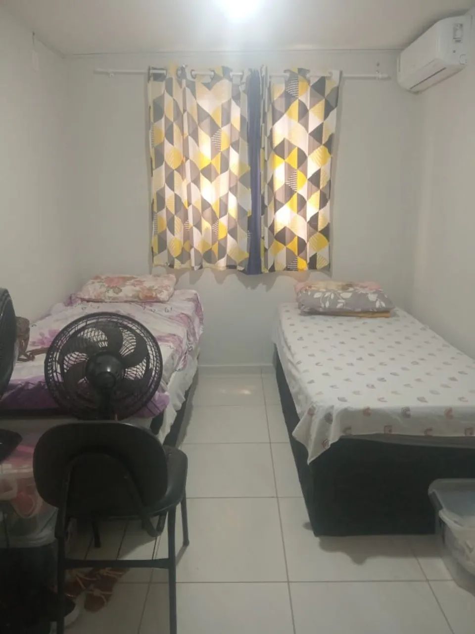 Rapazes: Vagas em quartos em Apt compartilhado.
