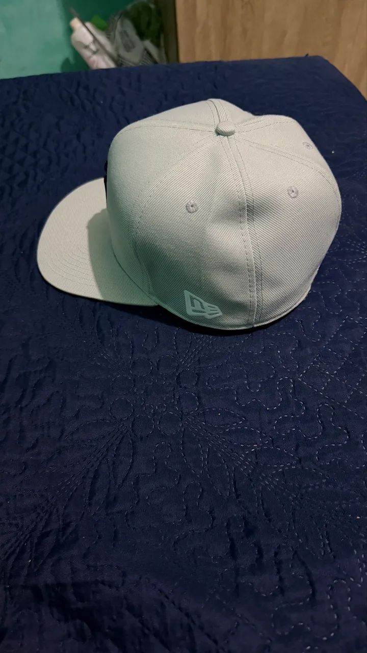 Bone new era fechado 